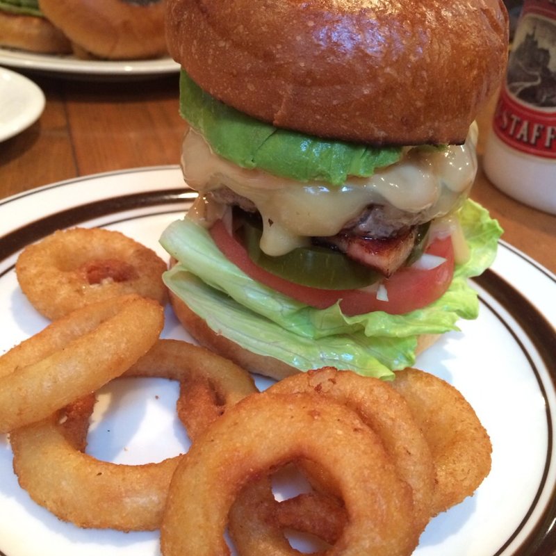 アボカドサルサチーズバーガー(GIGGLE)