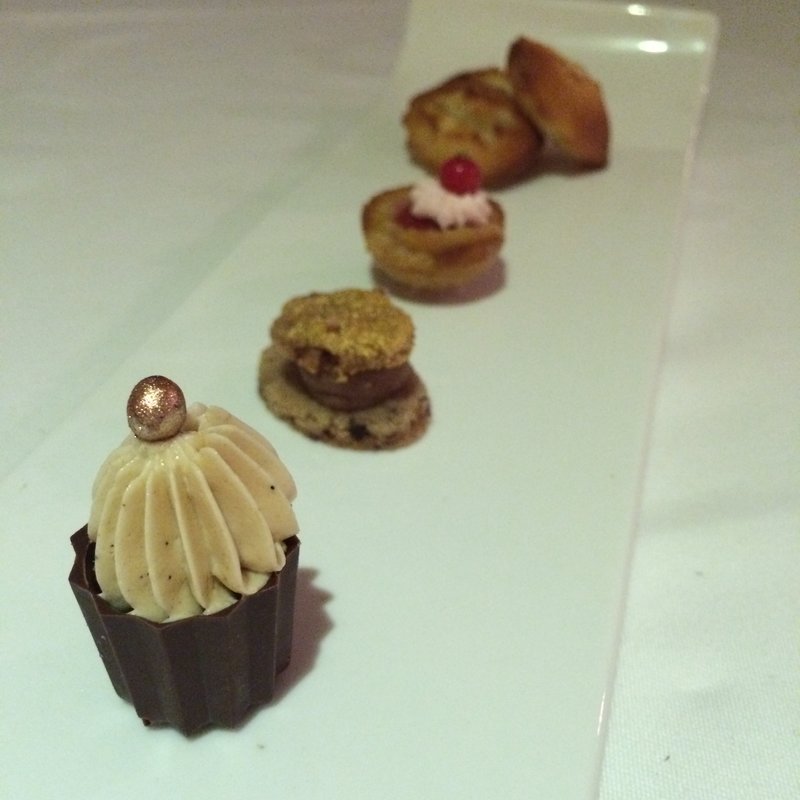 お口直しの小菓子(Le Coco's Tahiti)