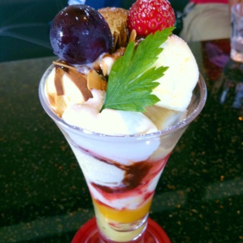 フルーツパフェ(ＴＥＲＡＺＯ Cafe)