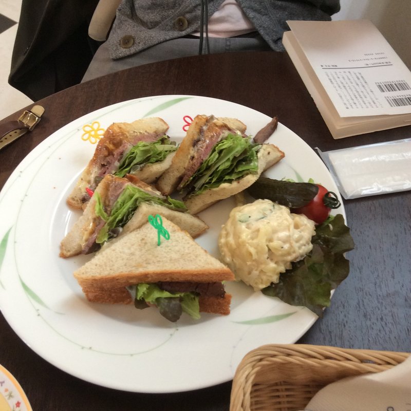 ローストビーフクラブサンド(フロインドリーブ 生田店)