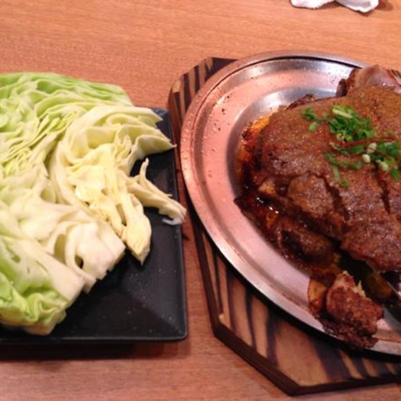 鶏ももの文蔵焼き(鍛冶屋 文蔵 飯田橋店)