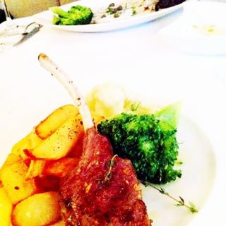 Grilled lamb chop(Estiatorio Milos)