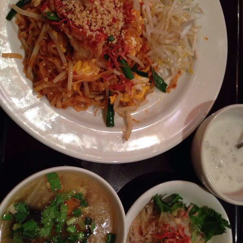 タイ焼きそばランチセット(ジャスミンタイ 四谷店 )