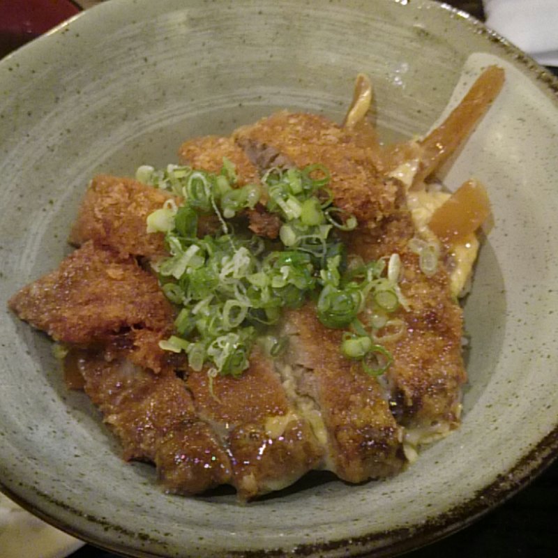 まぐろカツ丼(朱藍)