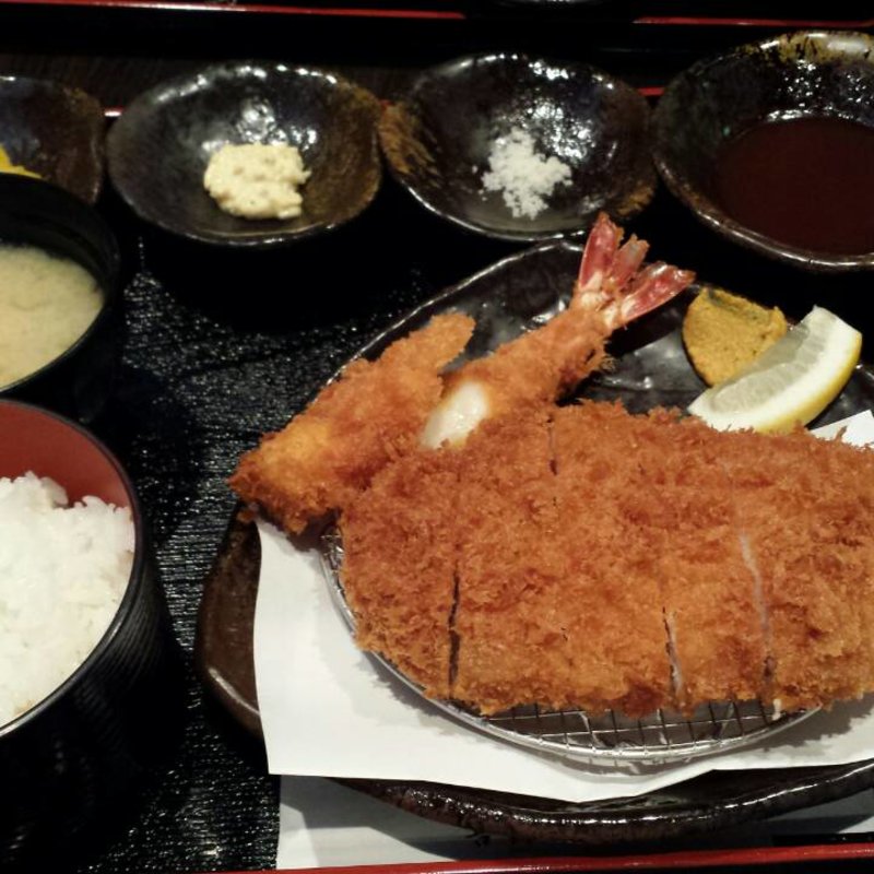 特上ロースカツ定食（エビフライ増し）(とんかつ 上善)