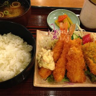 フライ定食(バルバラ )