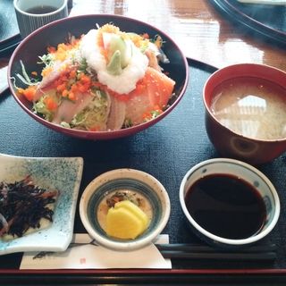 海鮮丼(平野鮮魚(食堂))