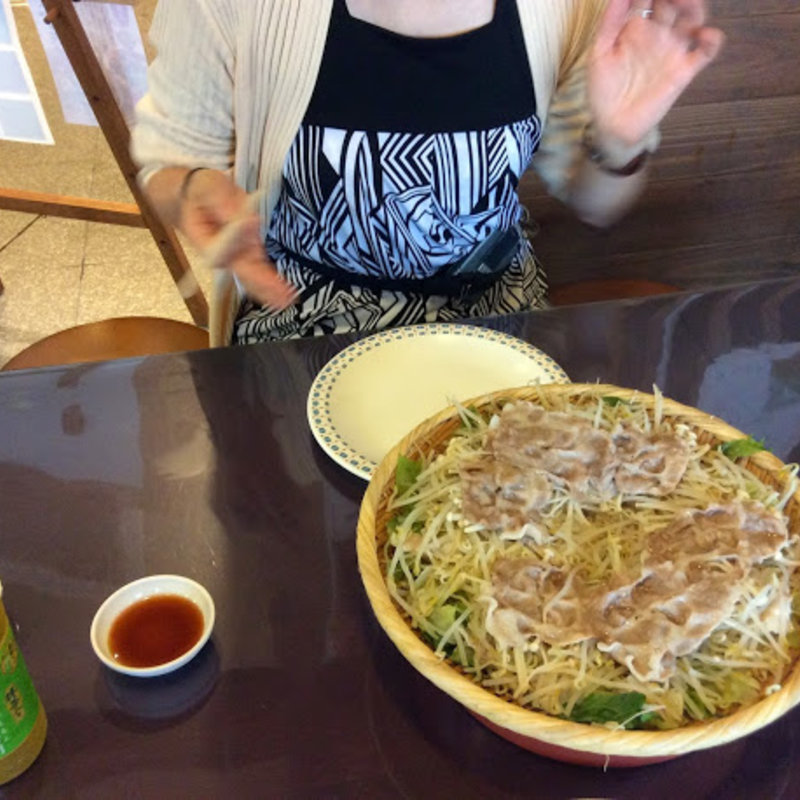 豚肉ともやしの地獄蒸し(地獄蒸し工房　鉄輪 )