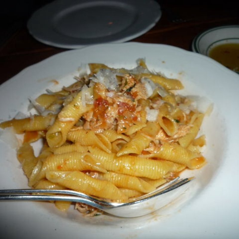 トマトとサルシッチャのペンネ(Il Buco)