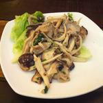 キノコソテー(Coconut House Restaurant)