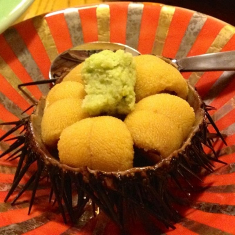 殻付雲丹(富久鮨 池袋西口店)