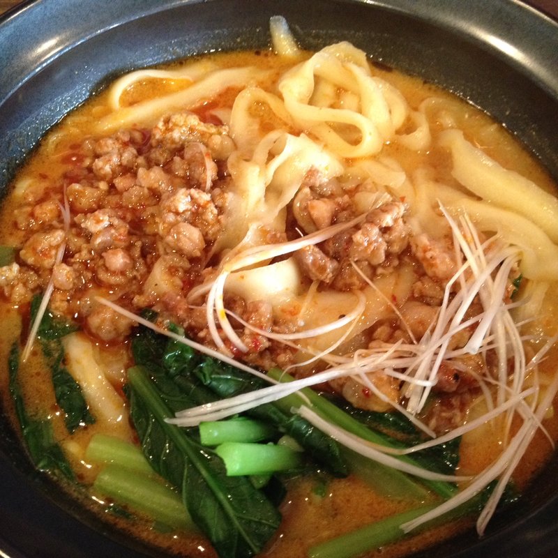 担々麺ランチ(孫ちゃん上海焼き小籠包)