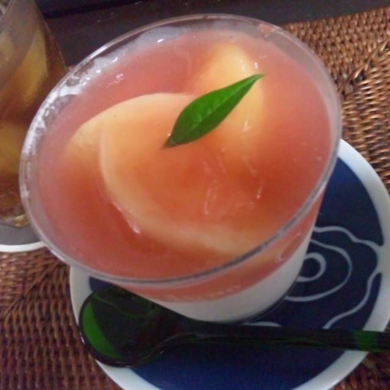 桃のブラマンジェ(ブルージュの丘)