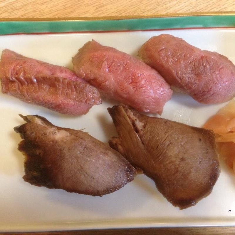 前沢牛と牛タン握り(助八寿司 （すけはちずし）)