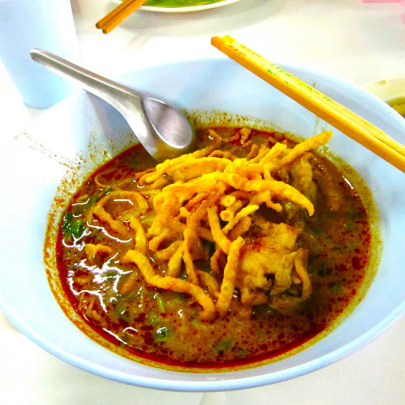 カオソーイ(Khao Soi Lamduan)