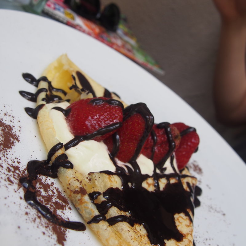 チョコと苺のクレープ(Creperie et Cafe)