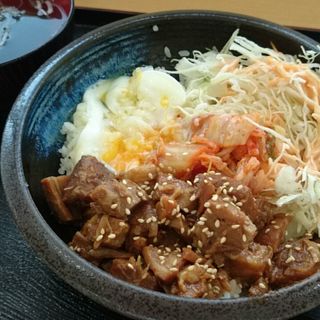 ラフテー丼(中城パーキングエリア(下り線)レストラン)