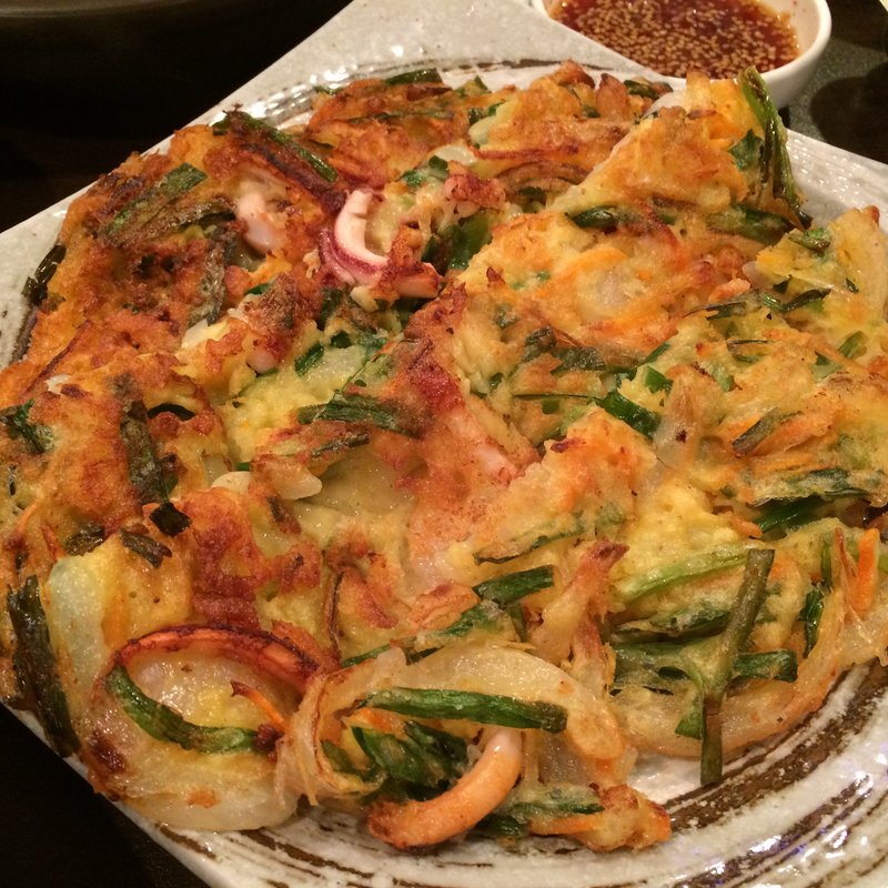 海鮮チヂミ(韓国家庭料理 イタロー （李太郎）)