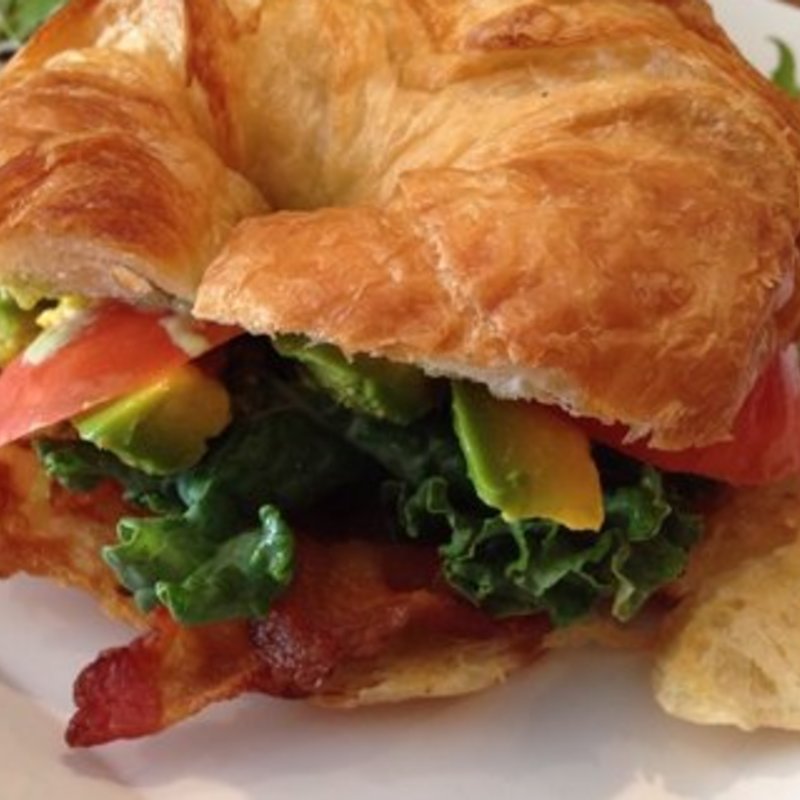 The BALT(HiBlend Health Bar & Café)