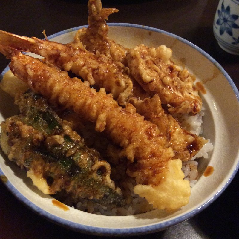 丼ぶりから溢れる天ぷら♡淡路町で食べられる絶品天丼特集！