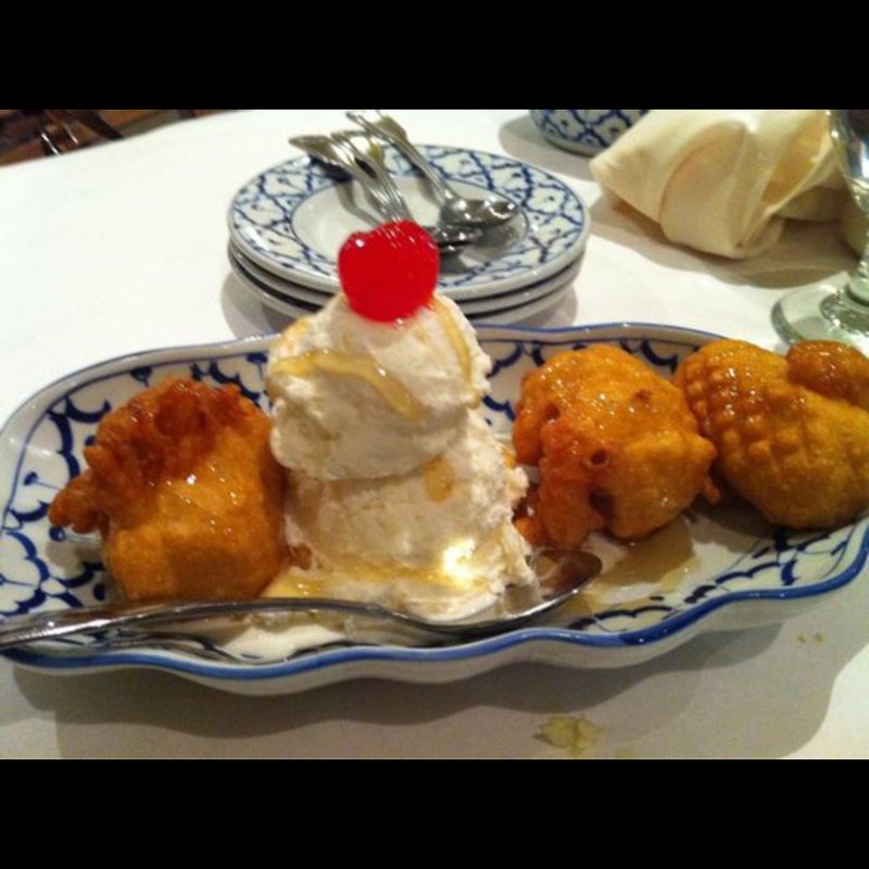 Fired Banana with Ice cream(Rose Garden )