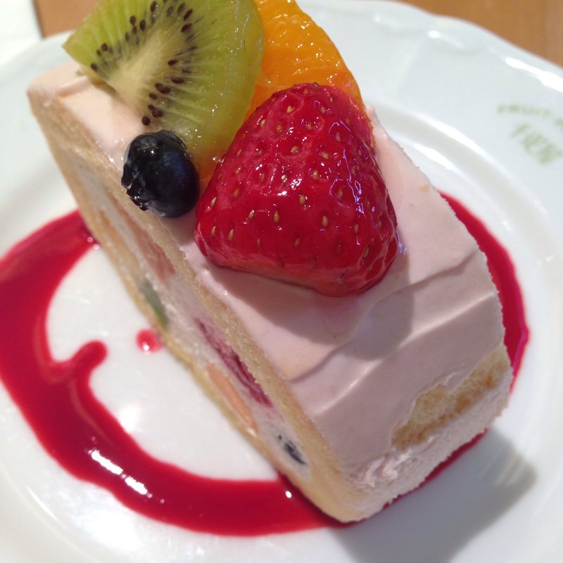 ロールケーキ(京橋千疋屋 フルーツパーラー 小田急新宿本館店 （キョウバシセンビキヤ）)