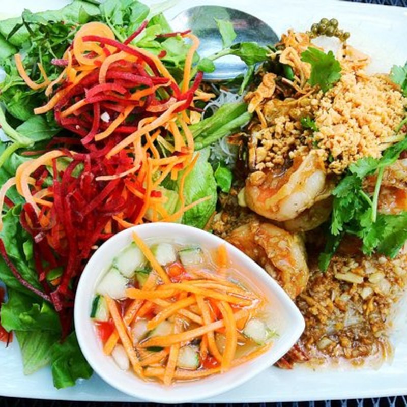 sen mee- steamed rice vermicelli, crispy onions, peanuts, mixed greens, garlic jumbo shrimps(Leng Thai)