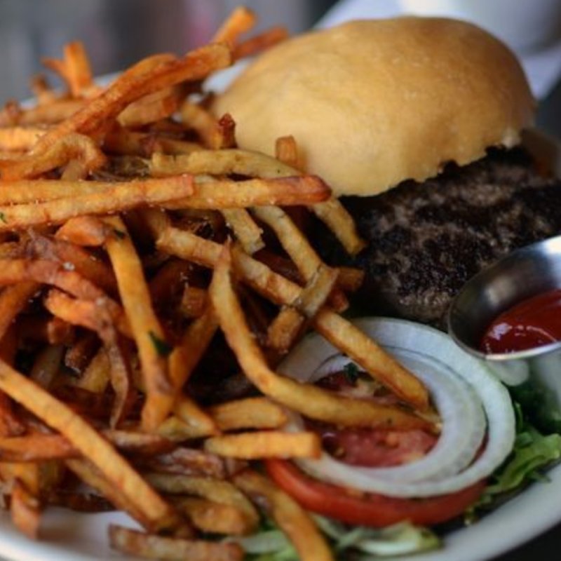 kuahiwi grass-fed hamburger, potato roll (TOWN)