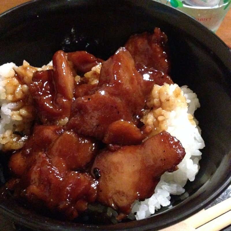 焼き鳥丼(キッスカフェ RITTO)