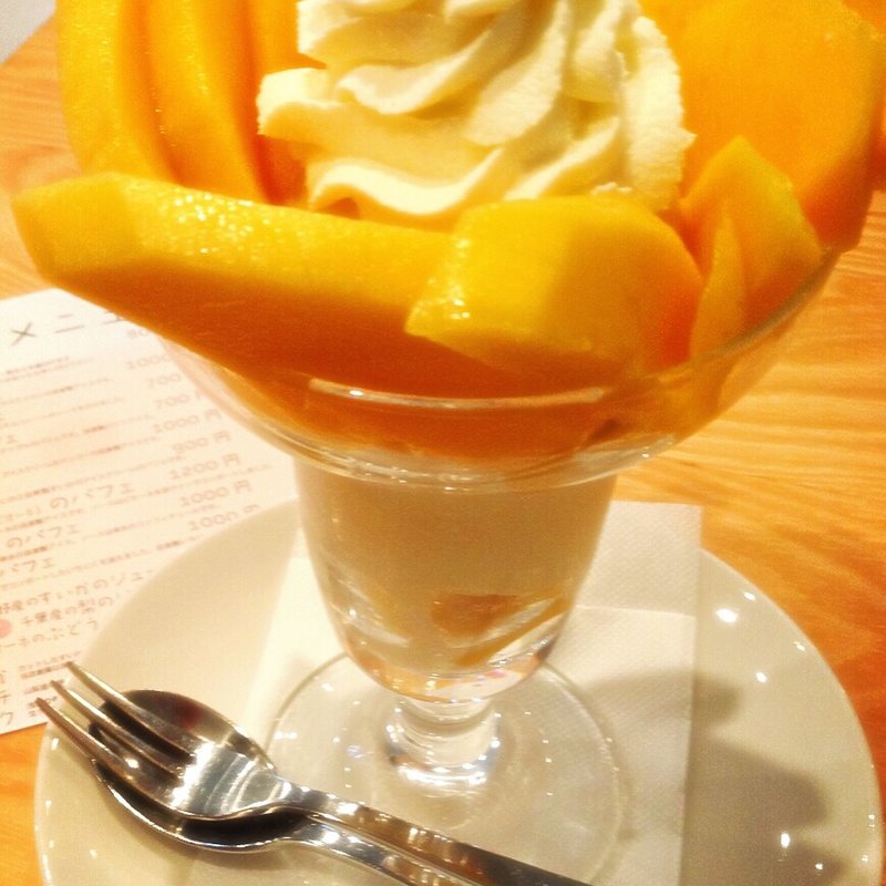 メキシコ産マンゴーパフェ(フルーツパーラーゴトー )