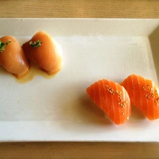 Salmon & Albacore nigiri(Sugarfish)