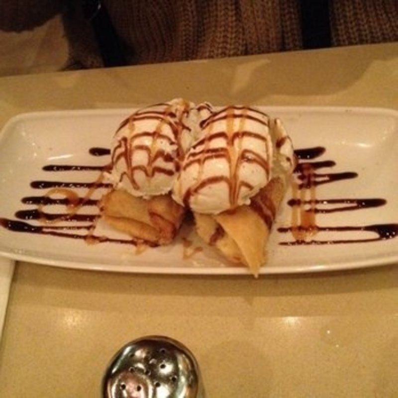 Fried banana caramel cheesecake(Sanford's Restaurant)