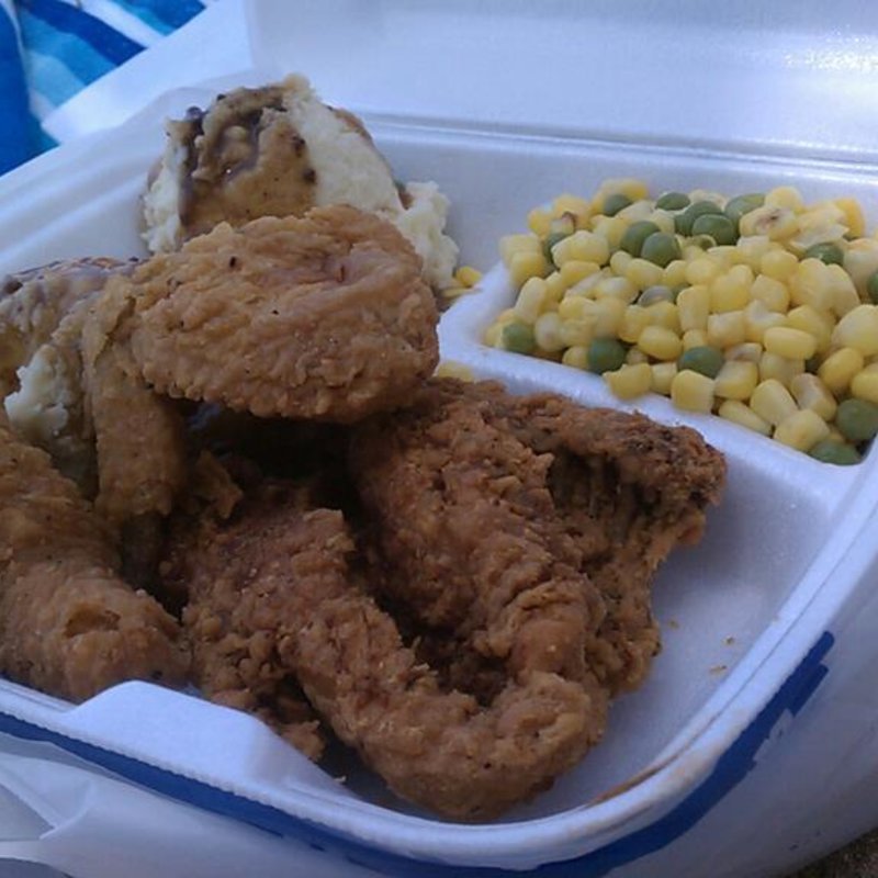 フライドチキンとマッシュポテト(Island country market)