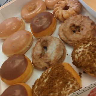 ドーナツ12個入り(Krispy Kream Doughnuts)