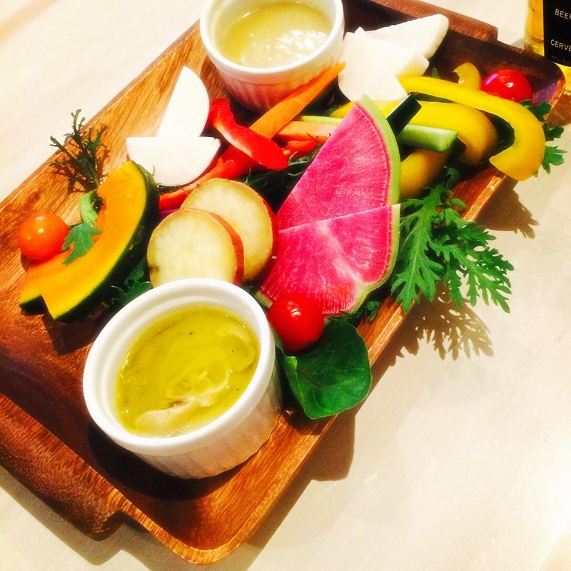 大地の恵みバーニャカウダ塩麹ソースとアンチョビソース(マザー アース カフェ （Mother earth cafe）)