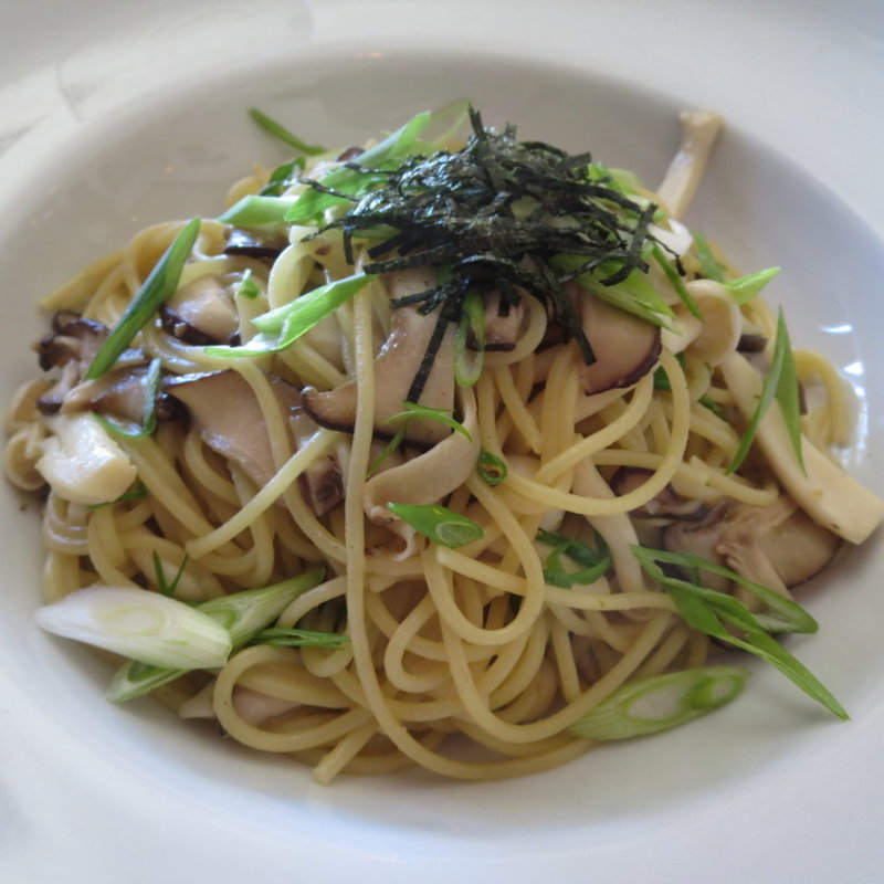 しし唐とシメジの柚子胡椒パスタ(Ristorante Kaz)
