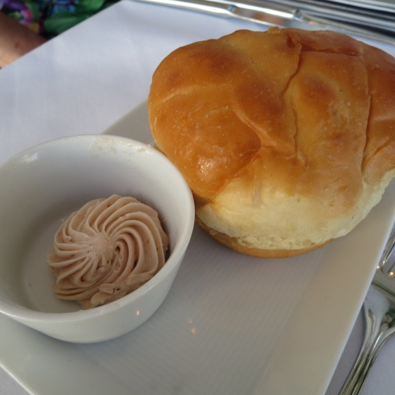 Pop-over with strawberry butter(Mariposa)