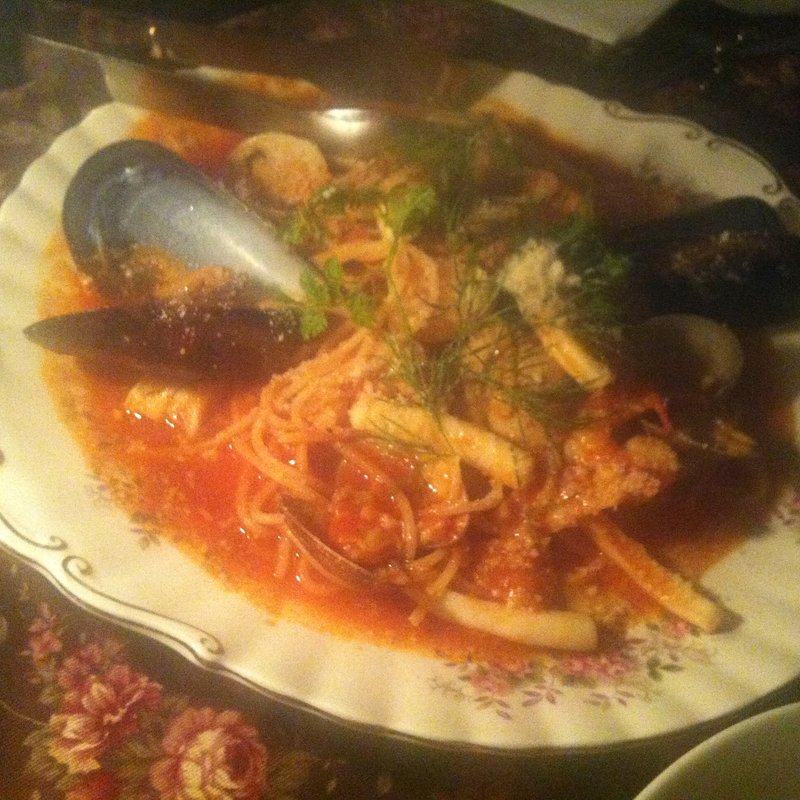 ムール貝と季節野菜のトマトパスタ(Caro.)