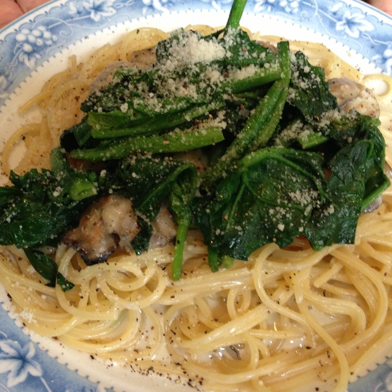 アサリとほうれん草のクリームパスタ(大盛)(Caro.)