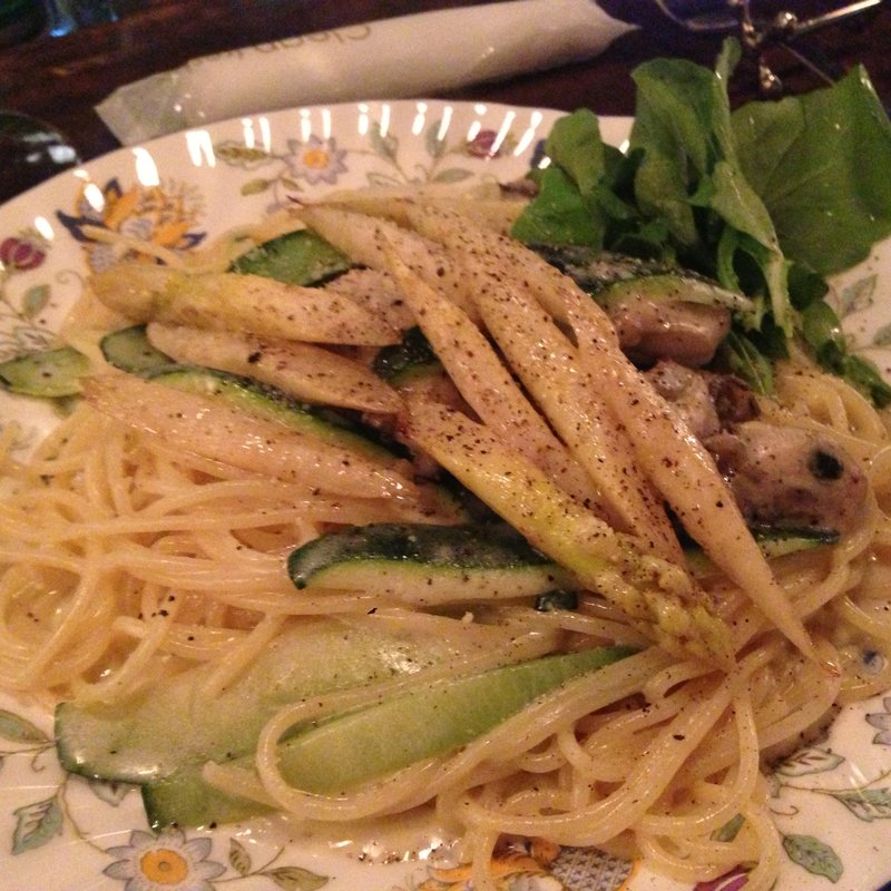 ホワイトアスパラのクリームパスタ(Caro.)
