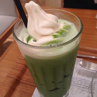 ソフトクリーム抹茶ラテ(ナナズグリーンティー遠鉄百貨店)