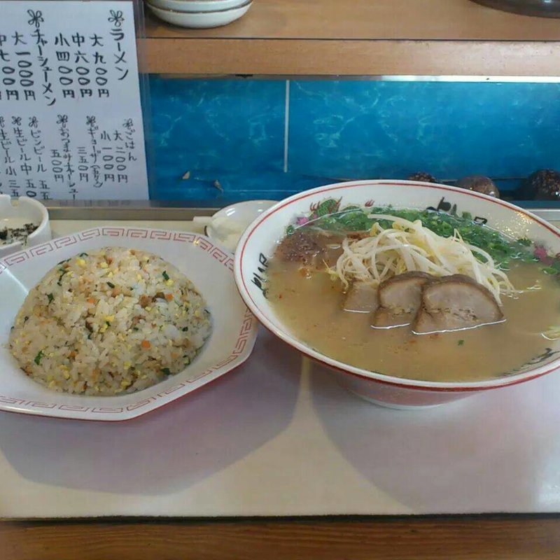 ラーメン　チャーハンセット(よしみ屋ラーメン )