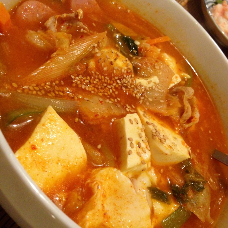 キムチチゲスープ(韓屋台 李俊)