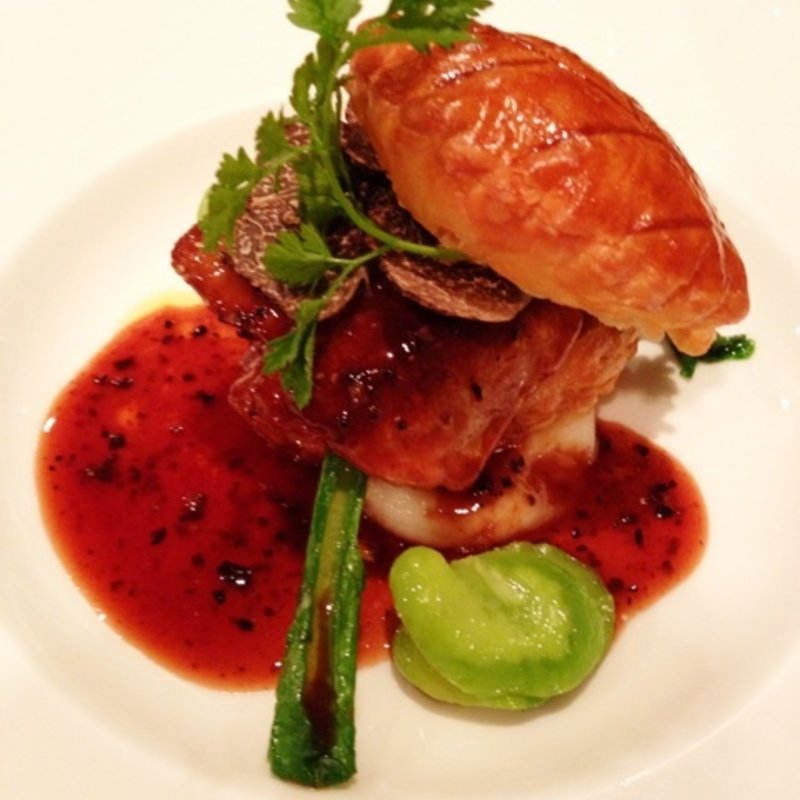 フランス　ランド産フォアグラのフイユテ トリュフソース(ビストロ カトリ （Bistro Katori）)