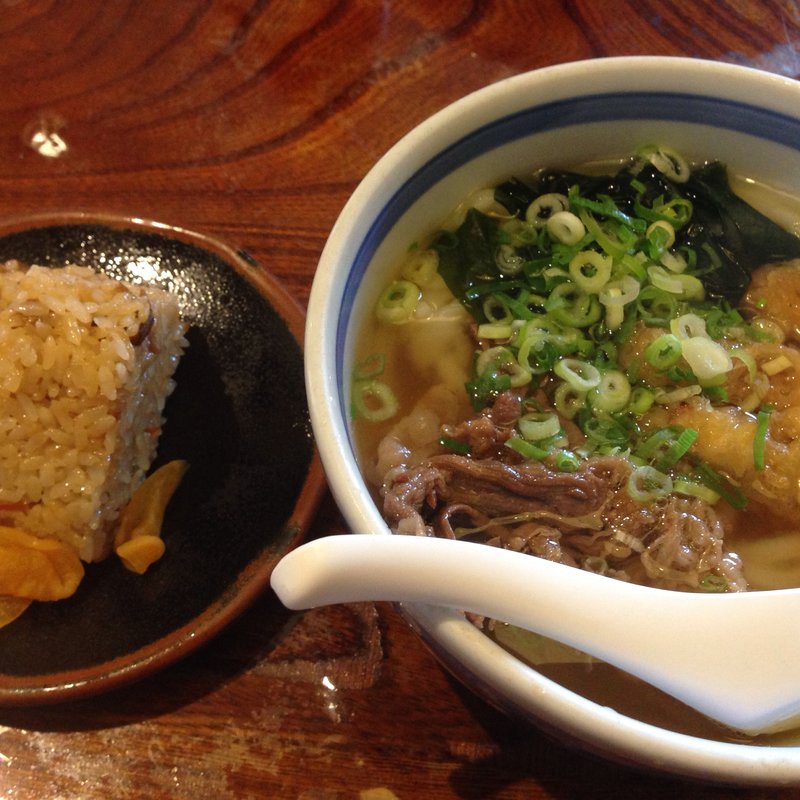 肉ごぼう天 かしわおにぎりセット(うどん 前衛門)