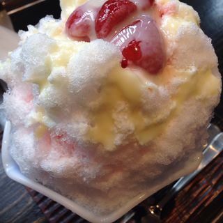 いちごかき氷 ミルクかけ(井仙 カフェ)