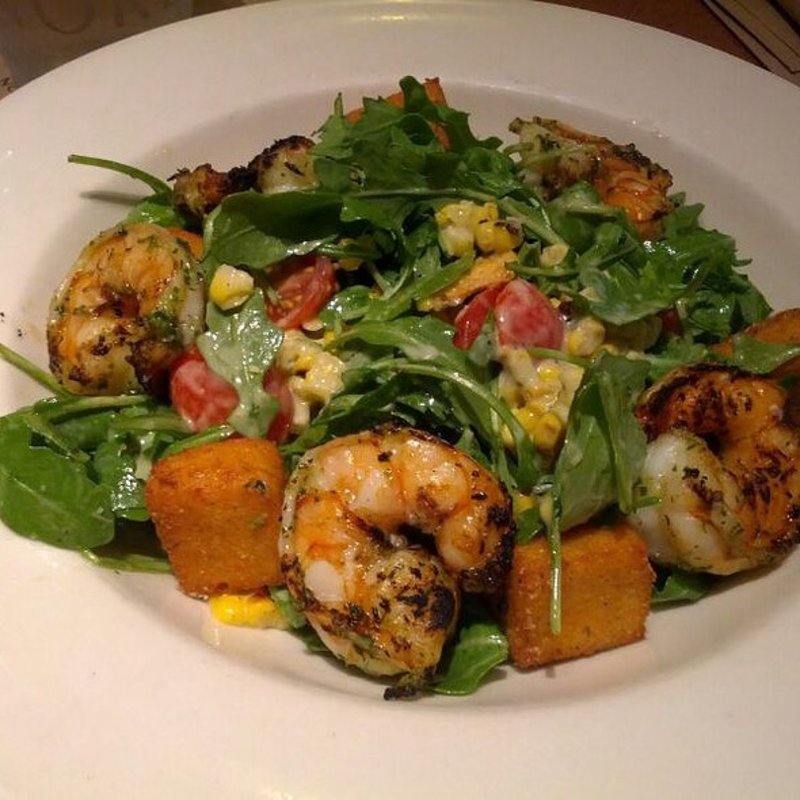 グリルシュリンプとコーンサラダ(Nordstrom cafe fashion valley)