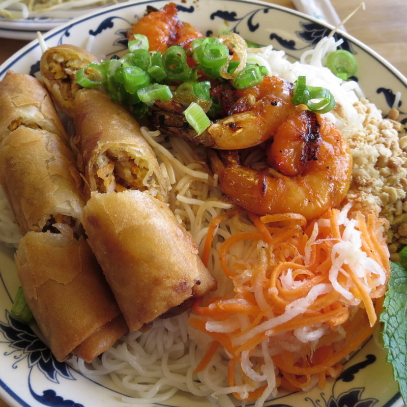 春巻きのブン（BUN:米麺）(Pho Ca Dao)