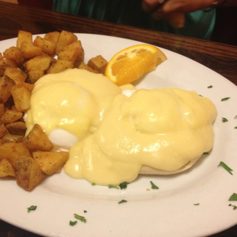 エッグベネディクト(TOAST)