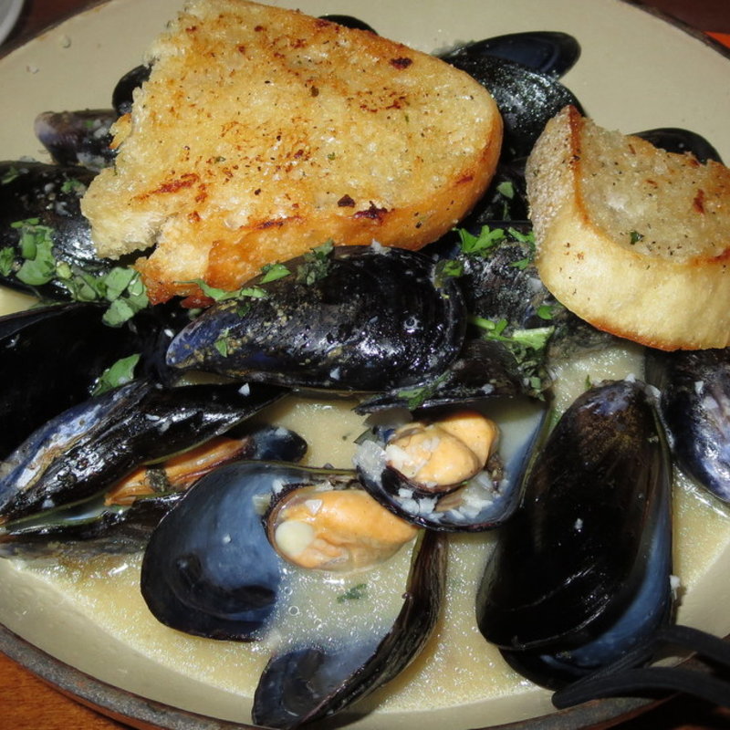 Sautéed Penn Cove Mussels　ムール貝の酒蒸し(King's Fish House)